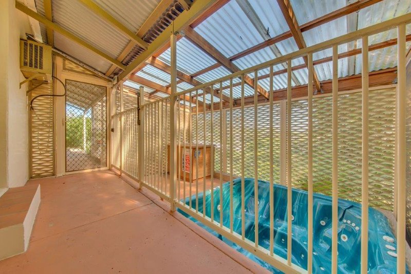 Photo - 7 Lomas Street, West Gladstone QLD 4680 - Image 17