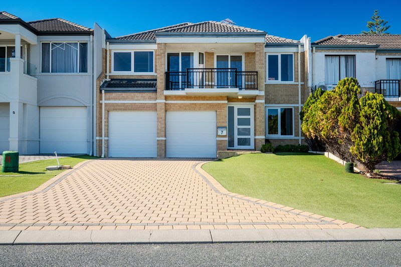 Photo - 7 Long Beach Promenade, Mindarie WA 6030 - Image 1