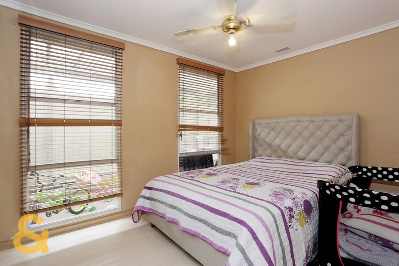 Photo - 7 Lovat Court, Coolaroo VIC 3048 - Image 6