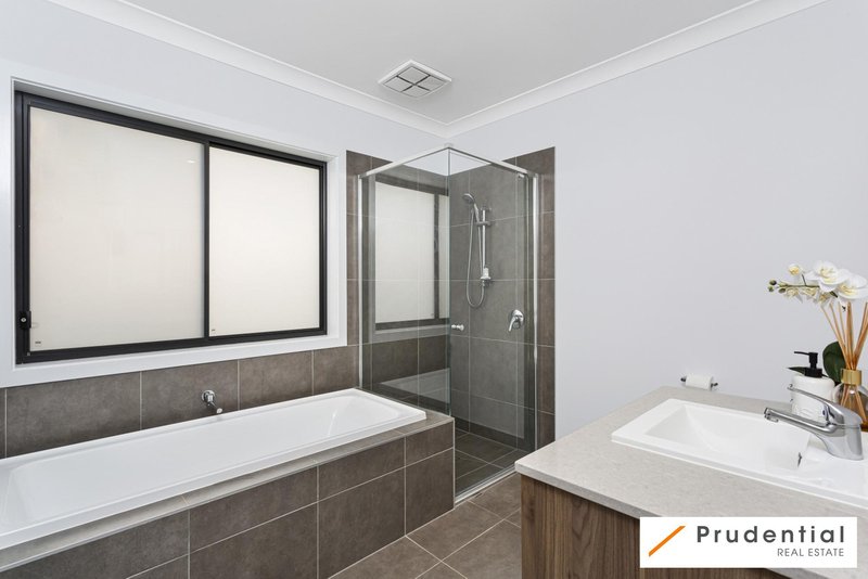 Photo - 7 Loveday Street, Oran Park NSW 2570 - Image 10