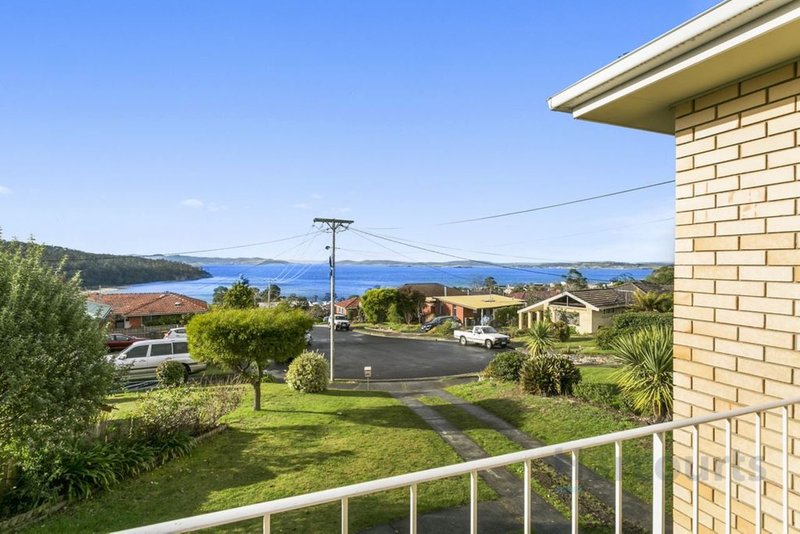 Photo - 7 Lowana Court, Kingston Beach TAS 7050 - Image 2