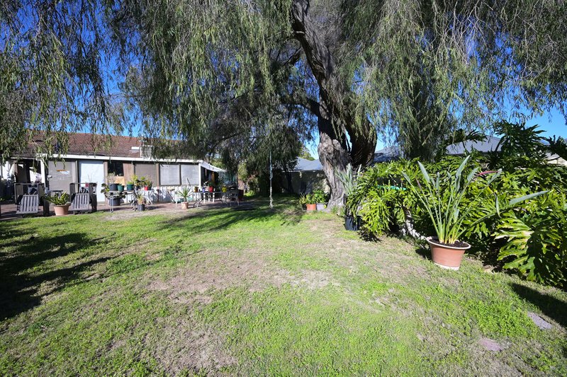 Photo - 7 Lowther Terrace, Nollamara WA 6061 - Image 7