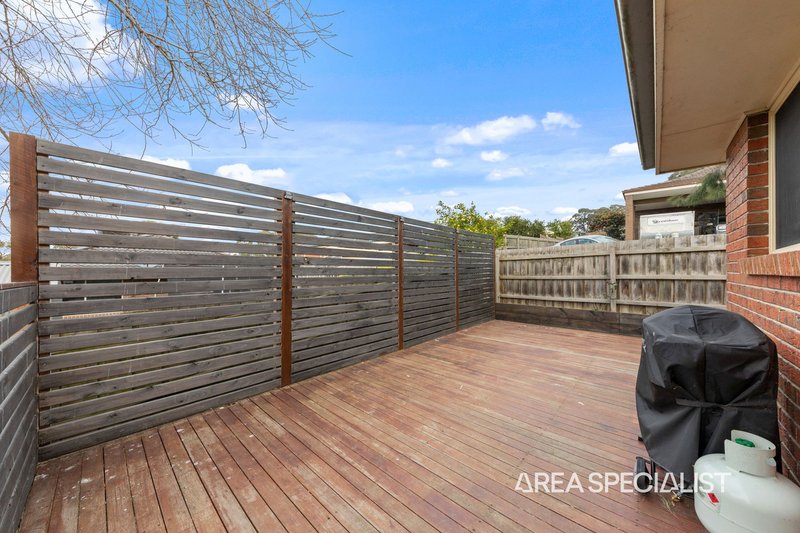 Photo - 7 Luca Place, Pakenham VIC 3810 - Image 3