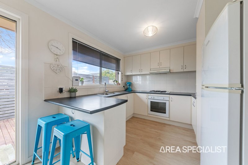 Photo - 7 Luca Place, Pakenham VIC 3810 - Image 4