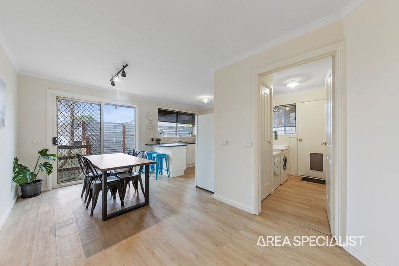 Photo - 7 Luca Place, Pakenham VIC 3810 - Image 6