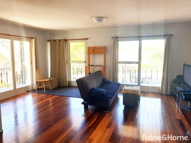 Photo - 7 Lucinda Street, Taringa QLD 4068 - Image 2