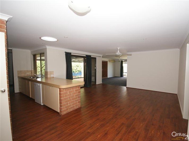 Photo - 7 Ludlow Way, Warnbro WA 6169 - Image 5