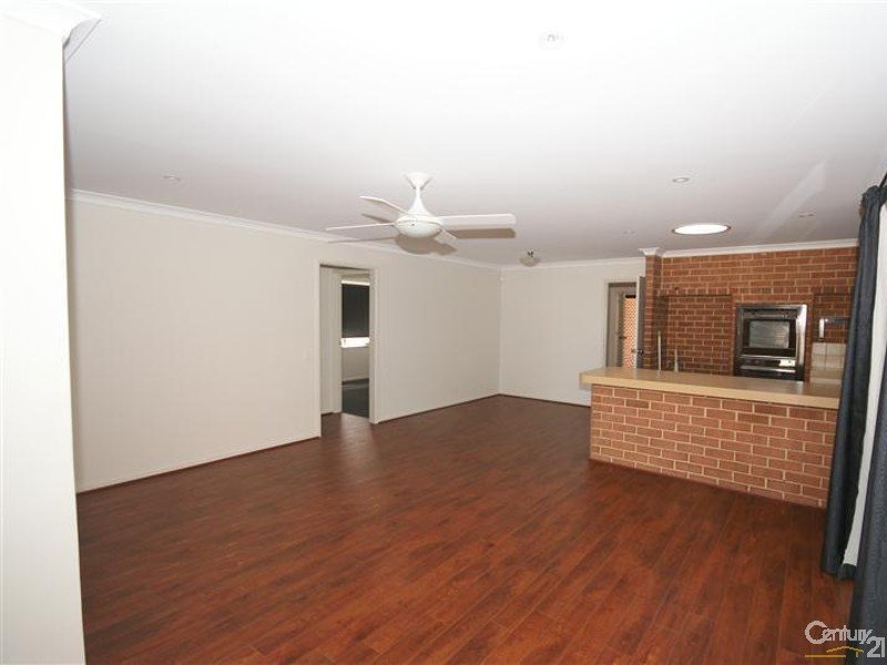 Photo - 7 Ludlow Way, Warnbro WA 6169 - Image 6