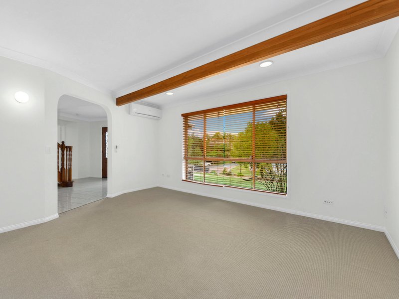 Photo - 7 Lunar Place, Bridgeman Downs QLD 4035 - Image 2