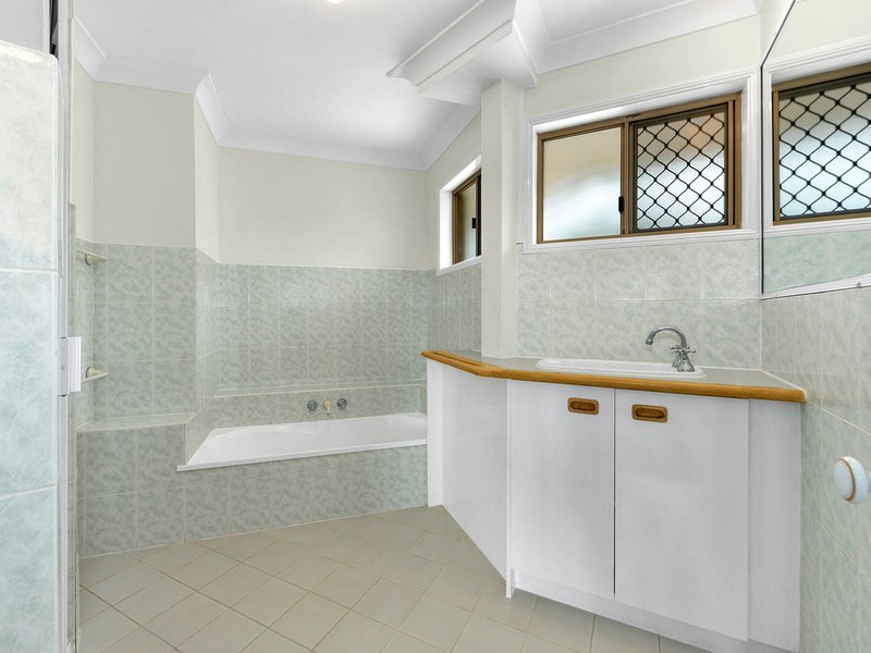 Photo - 7 Lunar Place, Bridgeman Downs QLD 4035 - Image 6