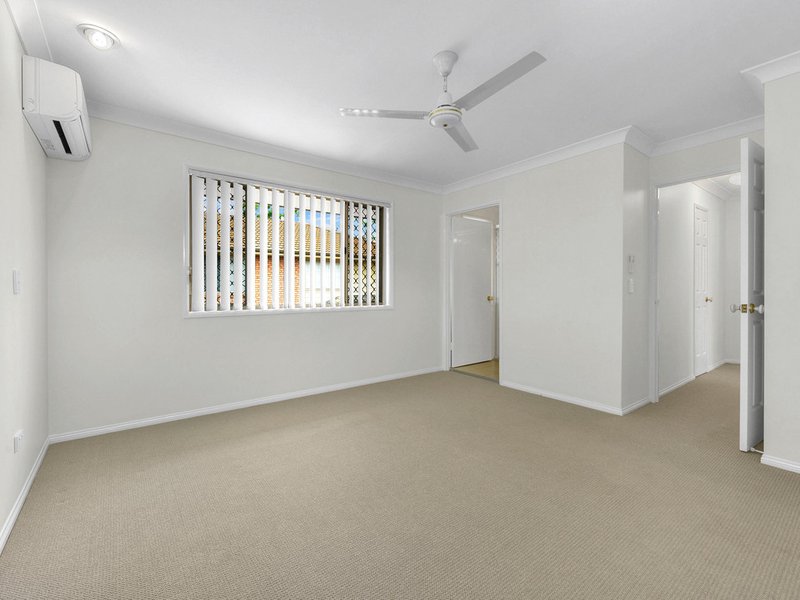 Photo - 7 Lunar Place, Bridgeman Downs QLD 4035 - Image 7