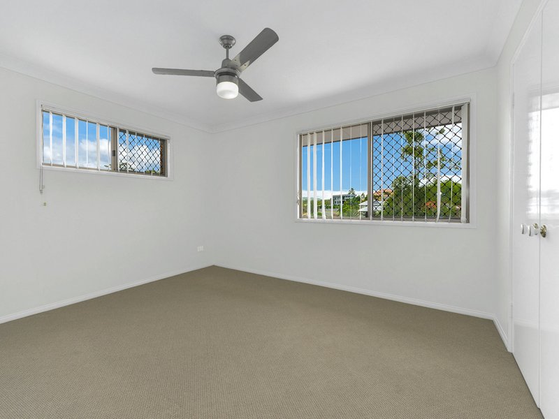 Photo - 7 Lunar Place, Bridgeman Downs QLD 4035 - Image 8