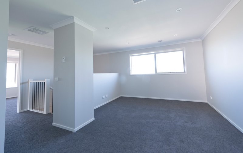 Photo - 7 Luster Circuit, Greenvale VIC 3059 - Image 6