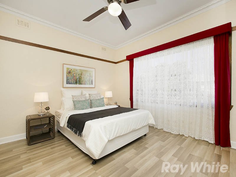 Photo - 7 Luxmoore Street, Cheltenham VIC 3192 - Image 7