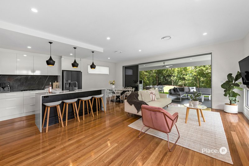 Photo - 7 Lydford Court, Carindale QLD 4152 - Image 7