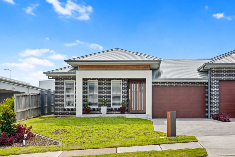 Photo - 7 Macadamia Court, Kingswood NSW 2747 - Image 1