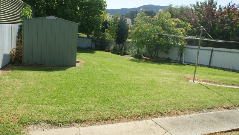 Photo - 7 Macaulay Grove, Myrtleford VIC 3737 - Image 9