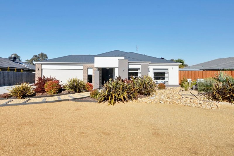 Photo - 7 Magnolia Way, Paynesville VIC 3880 - Image 8