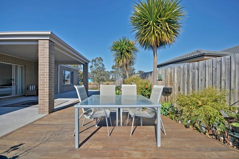 Photo - 7 Magnolia Way, Paynesville VIC 3880 - Image 11