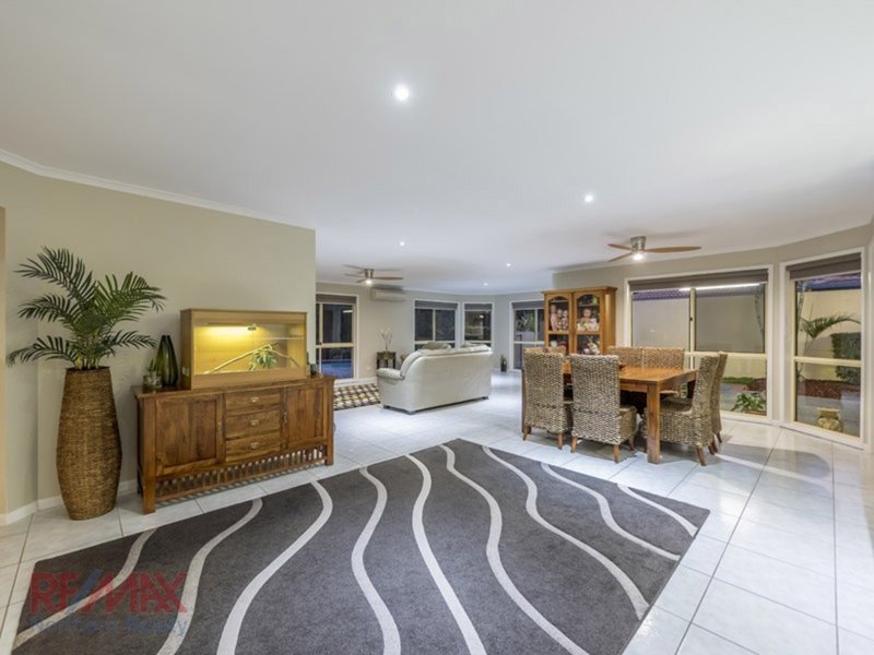 Photo - 7 Mahogany Drive, Albany Creek QLD 4035 - Image 6