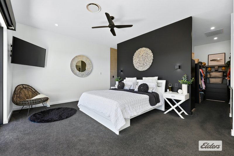 Photo - 7 Mahogany Way, Lammermoor QLD 4703 - Image 15