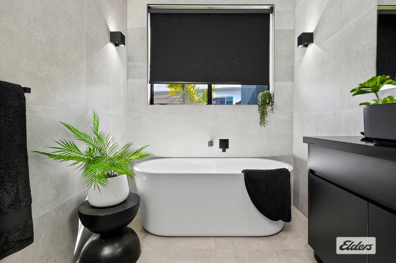 Photo - 7 Mahogany Way, Lammermoor QLD 4703 - Image 20