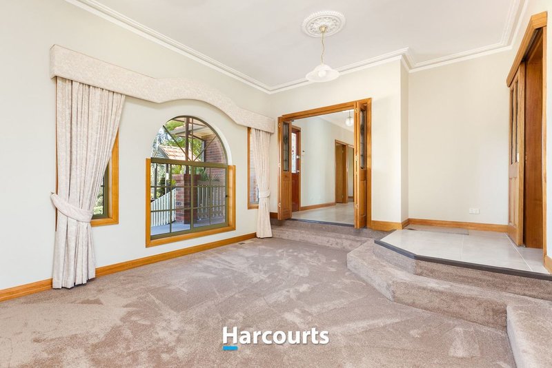 Photo - 7 Mahon Avenue, Beaconsfield VIC 3807 - Image 2