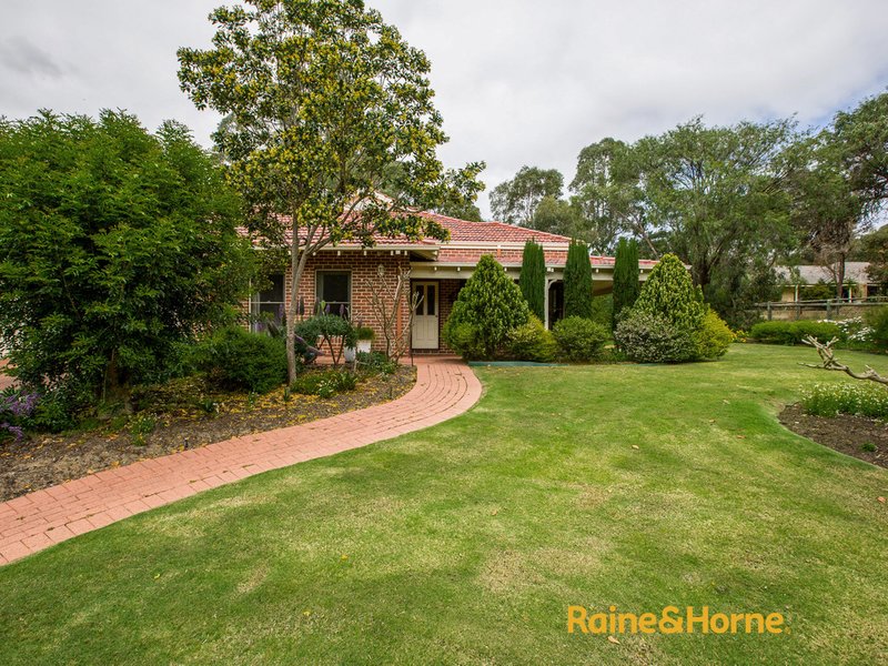 Photo - 7 Maidment Parade, Dalyellup WA 6230 - Image 2