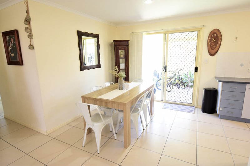 Photo - 7 Malcolm Court, Point Vernon QLD 4655 - Image 3