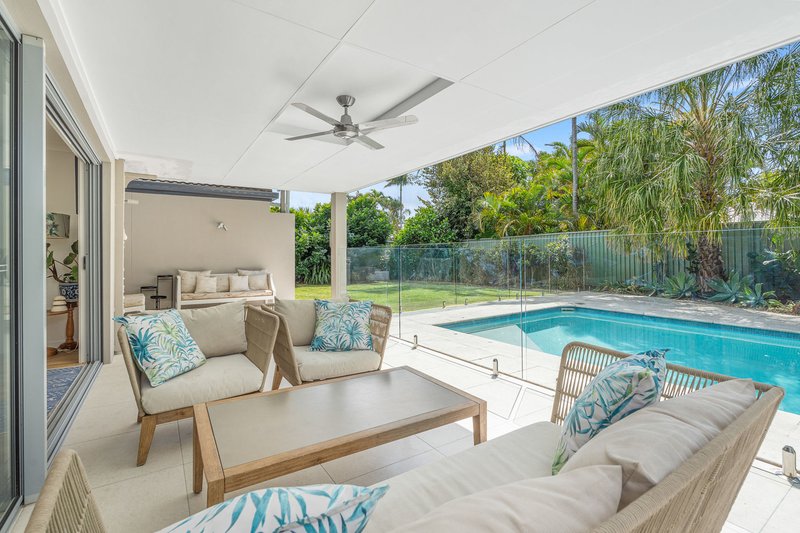 Photo - 7 Manakin Avenue, Burleigh Waters QLD 4220 - Image