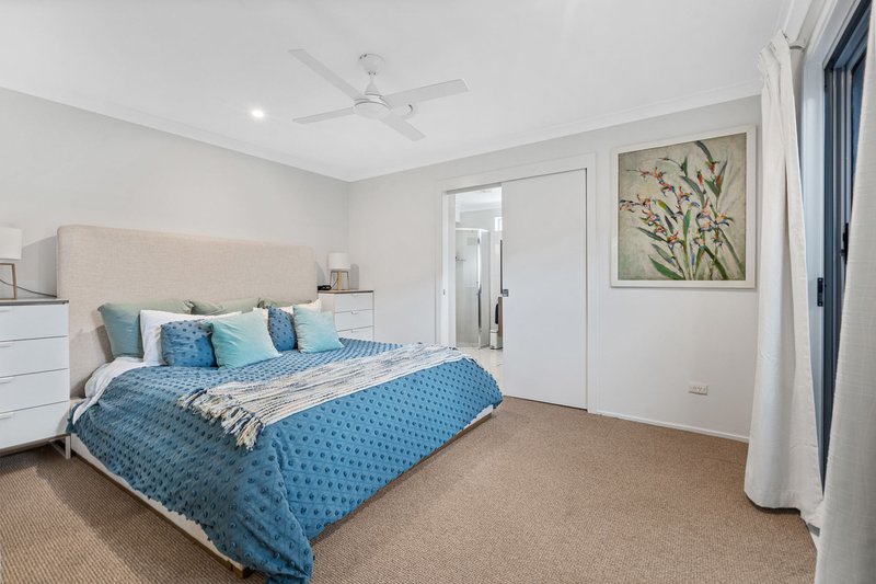 Photo - 7 Manakin Avenue, Burleigh Waters QLD 4220 - Image 8