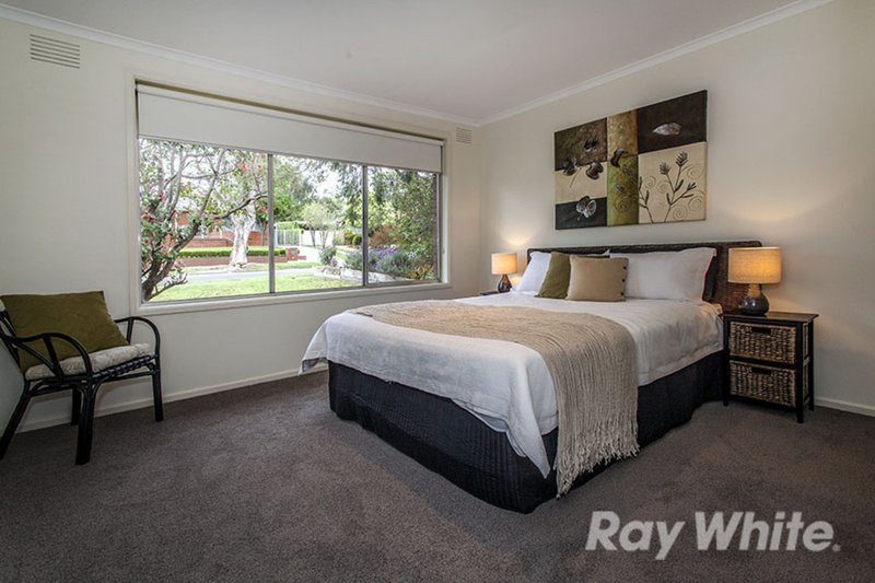 Photo - 7 Mantova Drive, Wheelers Hill VIC 3150 - Image 4