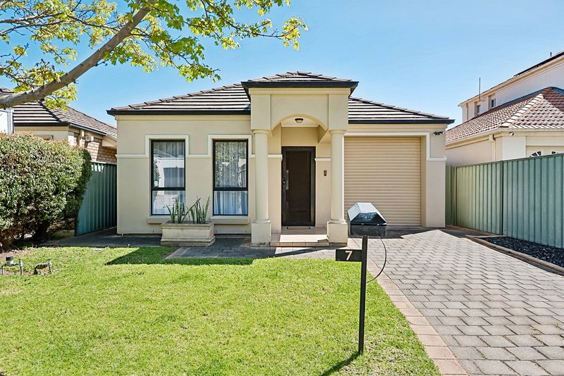 Photo - 7 Maple Circuit, Mawson Lakes SA 5095 - Image 1