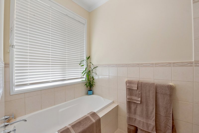 Photo - 7 Maple Circuit, Mawson Lakes SA 5095 - Image 9