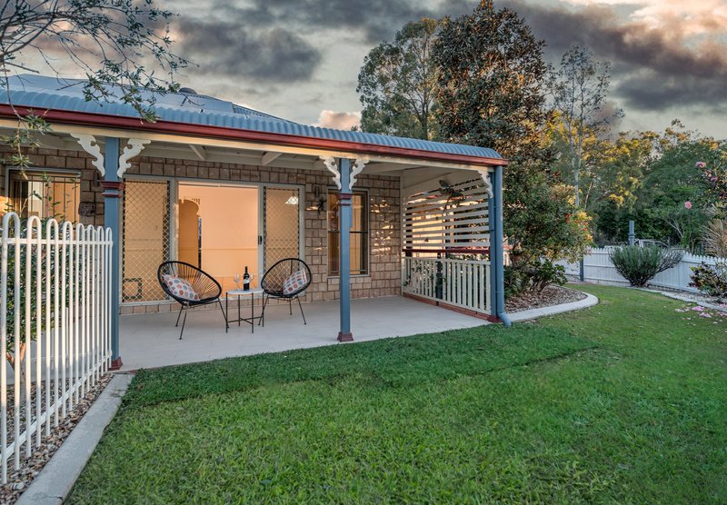 Photo - 7 Mapleton Crescent, Forest Lake QLD 4078 - Image 13