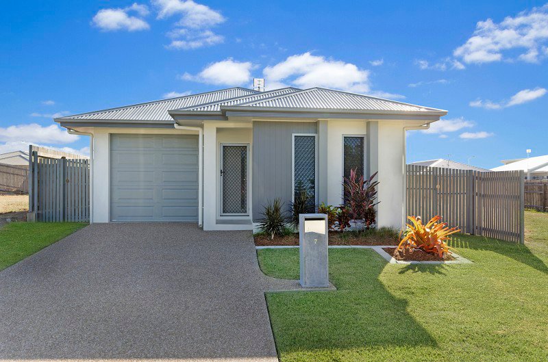 Photo - 7 Marble Street, Cosgrove QLD 4818 - Image 8