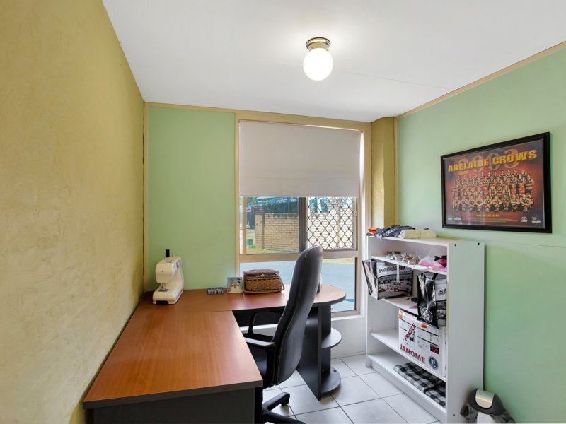 Photo - 7 Marimar Place, Highland Park QLD 4211 - Image 17