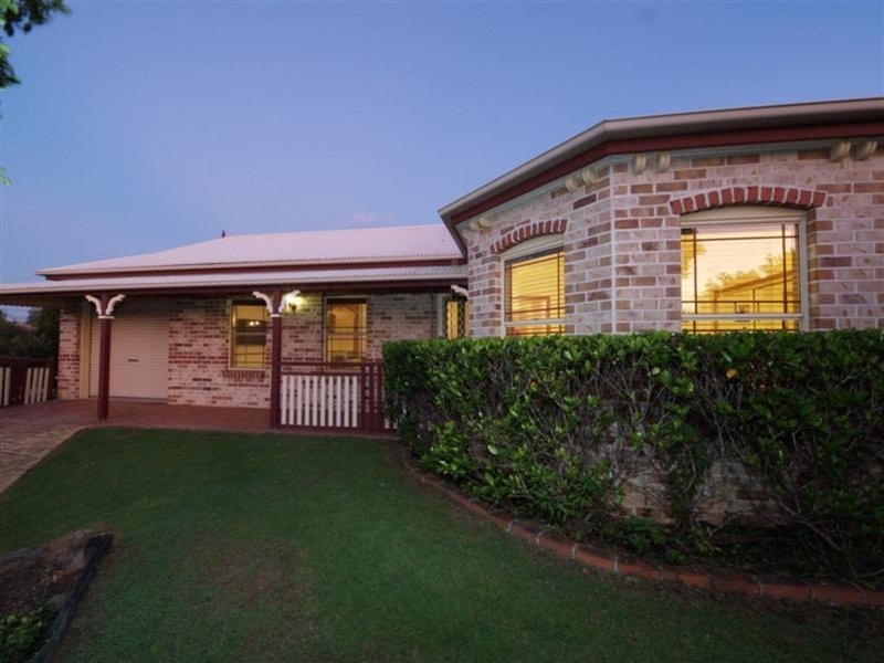 7 Marina Court, Eatons Hill QLD 4037