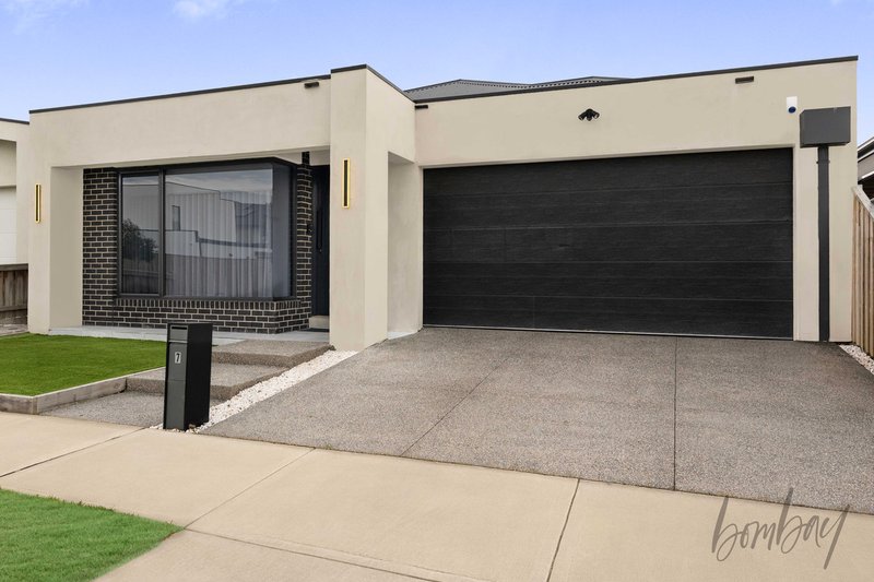Photo - 7 Marjoram Street, Mickleham VIC 3064 - Image 1