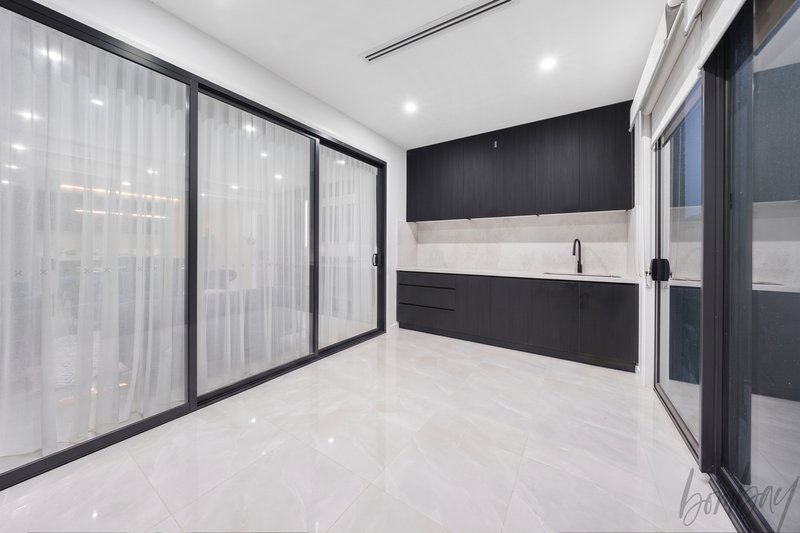 Photo - 7 Marjoram Street, Mickleham VIC 3064 - Image 11