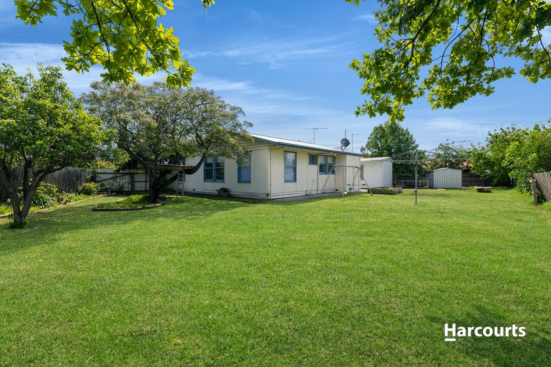 Photo - 7 Marnoo Court, Norlane VIC 3214 - Image 10