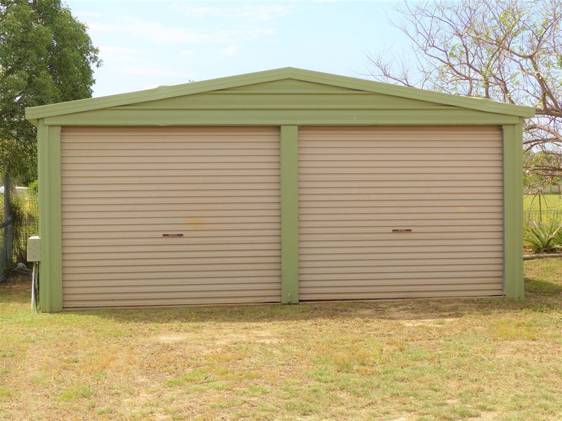 Photo - 7 Marsden Court, Roma QLD 4455 - Image 4