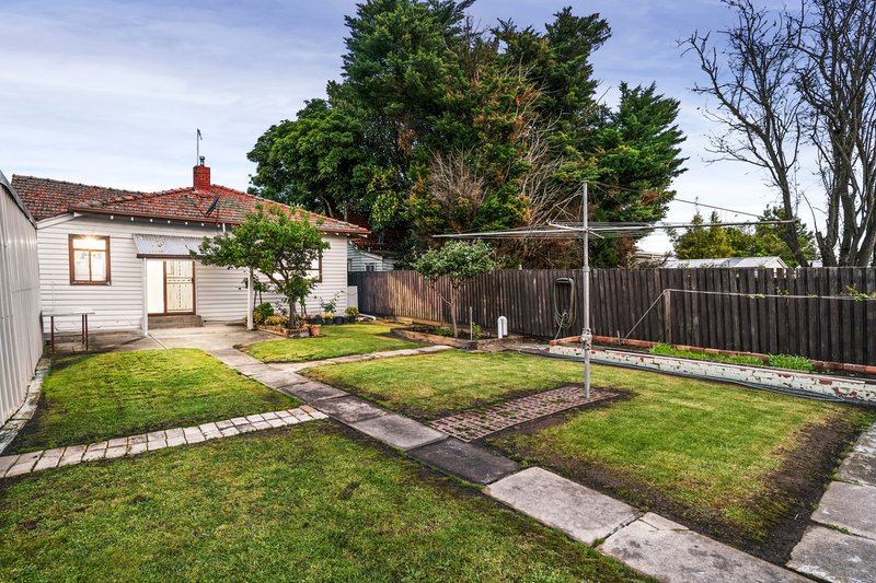 Photo - 7 Mashoobra Street, Coburg North VIC 3058 - Image 10