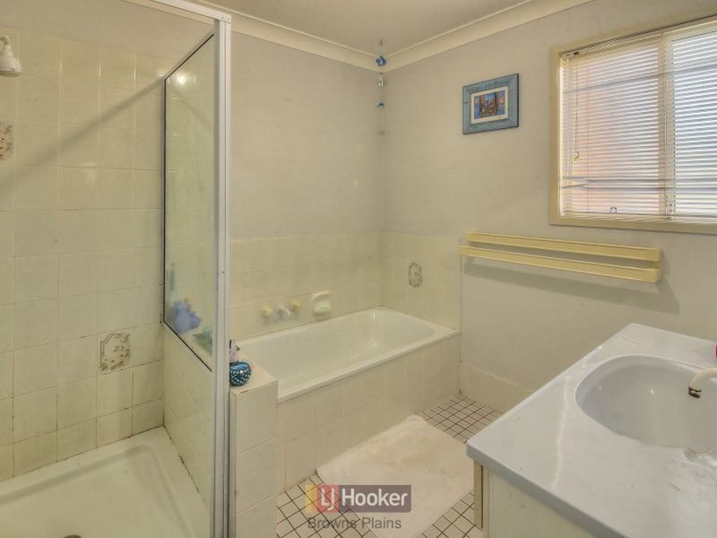 Photo - 7 Matson Avenue, Regents Park QLD 4118 - Image 7