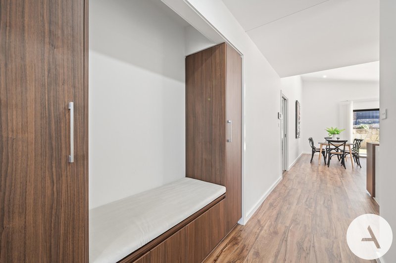 Photo - 7 Mayes Street, Taylor ACT 2913 - Image 4