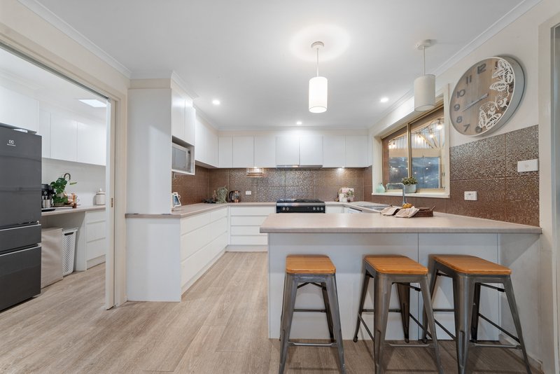 Photo - 7 Mayfair Drive, Ferntree Gully VIC 3156 - Image 7