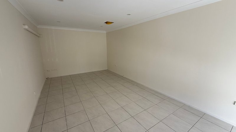 Photo - 7 Mcandrew Close, Lurnea NSW 2170 - Image 7