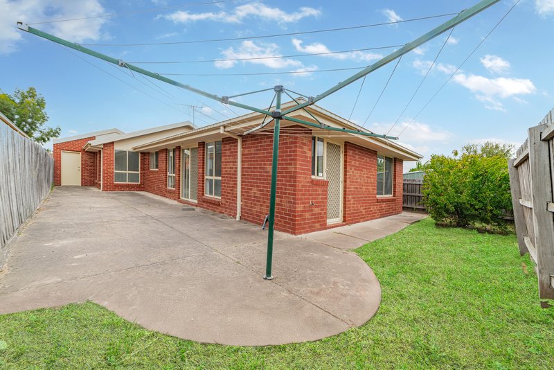 Photo - 7 Mcconnell Crescent, Roxburgh Park VIC 3064 - Image 13