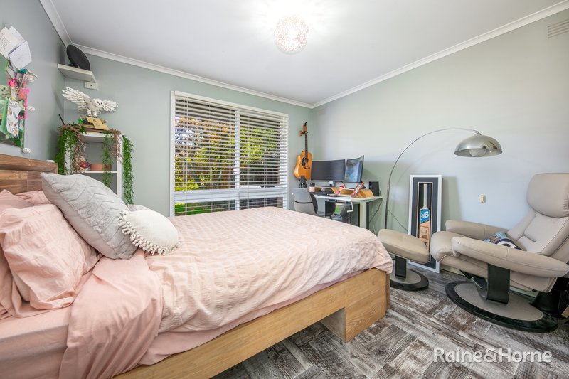 Photo - 7 Mccubbin Court, Sunbury VIC 3429 - Image 4