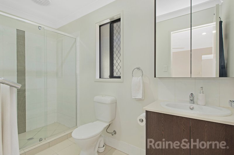 Photo - 7 Mcilwaith Street, North Lakes QLD 4509 - Image 12